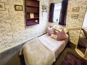 Bedroom- click for photo gallery